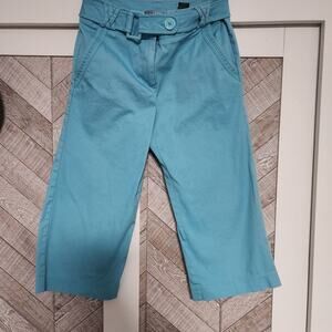 Larry levine size 4 gently used capris with belt